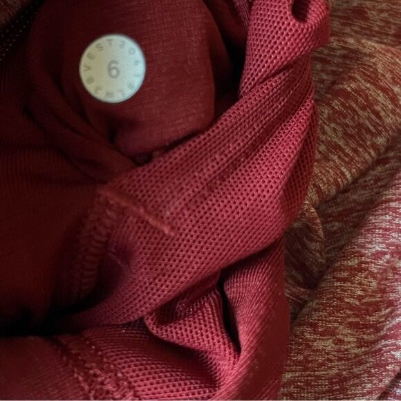 Lululemon Run Briskly 1/2 Zip - Picture 11 of 11